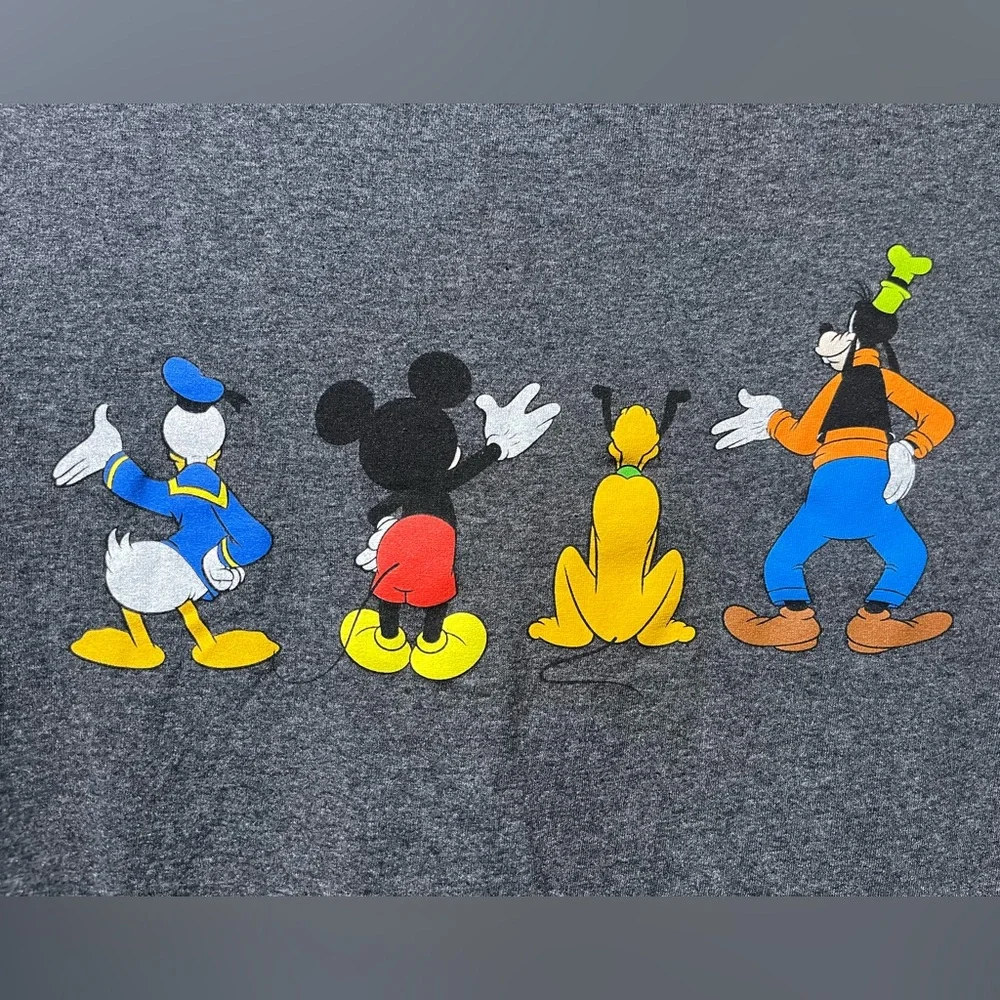 Disney T-shirt with Mickey and the gang. Size small. - Picture 2 of 5